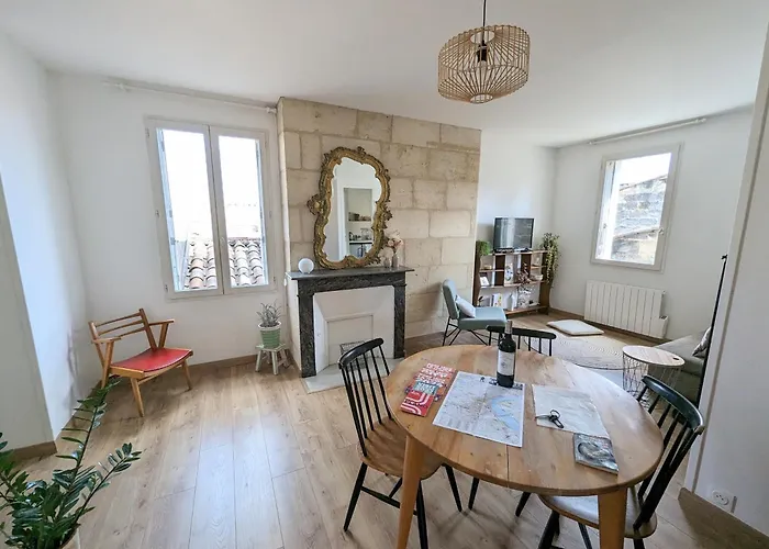 Lumineux Appartement Sous Les Toits A Pey Berland